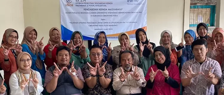 6 Dosen FEB Universitas Widyatama Berikan Pelatihan Manajemen kepada Pedagang di Kota Bandung